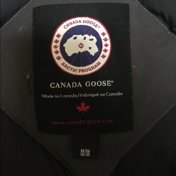 Women’s Canada Goose Jacket - Picture 4 of 6